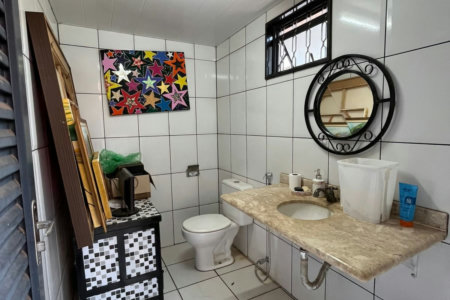 Casa à venda com 3 quartos, sendo 1 suíte,  em Jardim Primaveril, Três Lagoas, MS