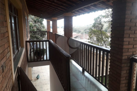 Casa à venda com 3 quartos, sendo 1 suíte,  no Centro, Socorro, SP