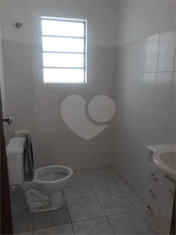 Sobrado para alugar com 3 quartos, sendo 1 suíte, em Esplanada Mendes Moraes, São Roque, SP
