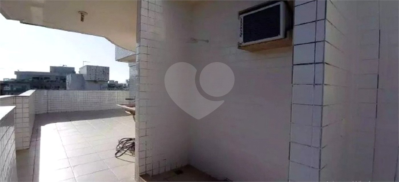 Cobertura à venda com 4 quartos, sendo 2 suítes,  em Algodoal, Cabo Frio, RJ