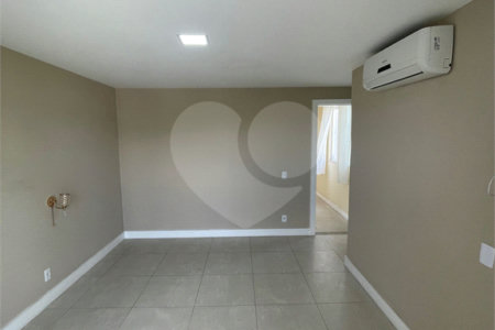 Casa à venda com 3 quartos, sendo 1 suíte, no condomínio Residencial Green Ville, Rio de Janeiro - RJ