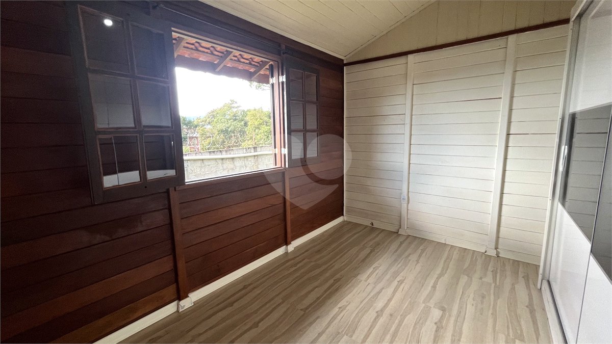 Casa Térrea para alugar com 3 quartos, sendo 1 suíte, em Jardim Estância Brasil, Atibaia, SP