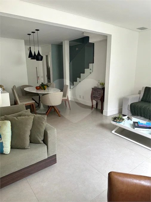 Casa à venda com 3 quartos, sendo 2 suítes, no condomínio Paulistano 2ª Fase, São Paulo - SP