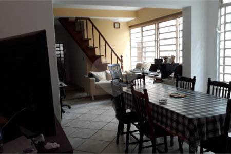 Sobrado à venda com 5 quartos, sendo 1 suíte, em Chácara Santo Antônio, São Paulo, SP