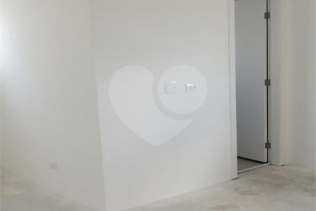Apartamento à venda com 3 quartos, sendo 1 suíte,  em Loteamento Mogilar, Mogi das Cruzes, SP