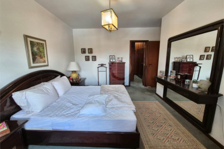 Casa de Vila à venda ou para alugar com 4 quartos, sendo 2 suítes,  em Jardim Leonor, São Paulo, SP