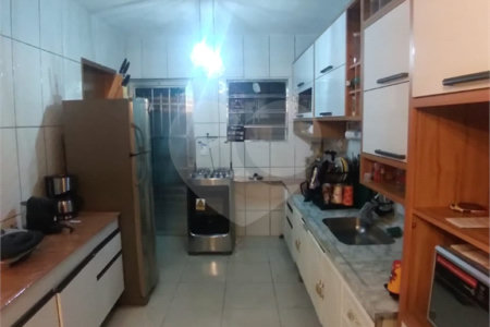 Casa à venda com 3 quartos, sendo 1 suíte, em Jardim Cris, São Paulo, SP