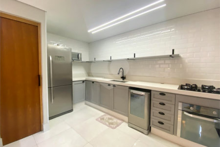 Sobrado à venda com 3 quartos, sendo 1 suíte, em Vila Nivi, São Paulo, SP