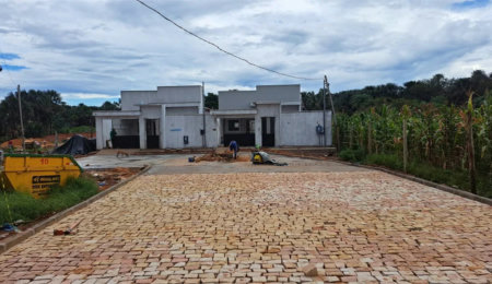 Casa à venda com 2 quartos, sendo 1 suíte, em Catumbi, Balsas, MA