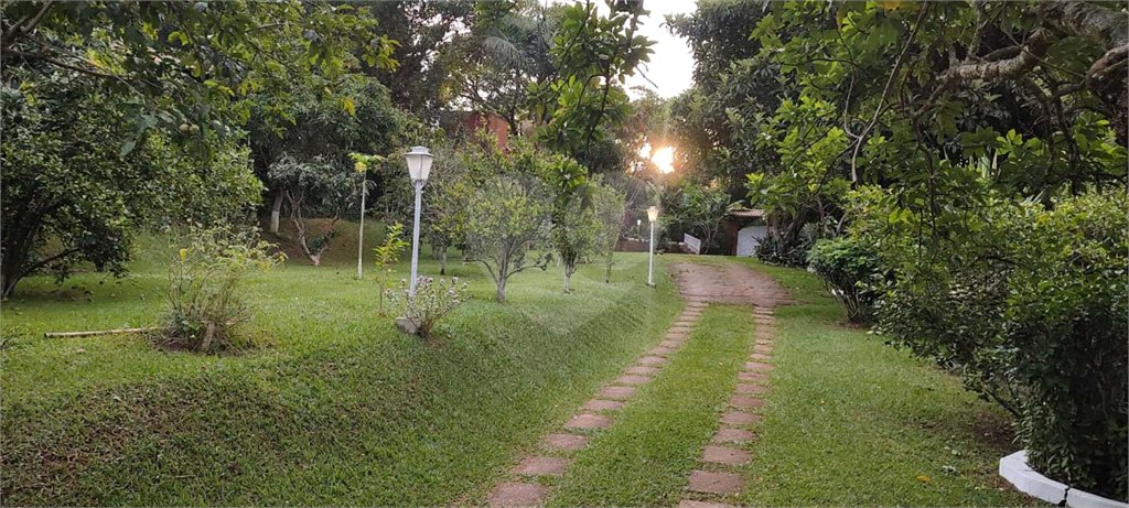 Chácara à venda com 5 quartos, sendo 2 suítes, no Centro, Piracaia, SP