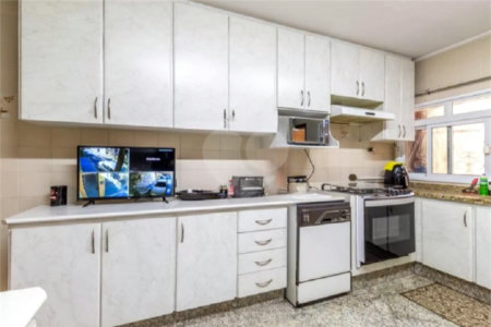 Sobrado à venda com 5 quartos, sendo 4 suítes, em Vila Galvão, Guarulhos, SP