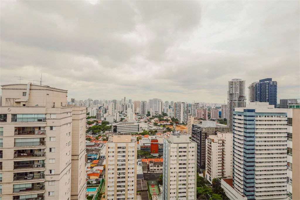 Apartamento à venda ou para alugar com 1 quarto em Vila Gertrudes, São Paulo, SP