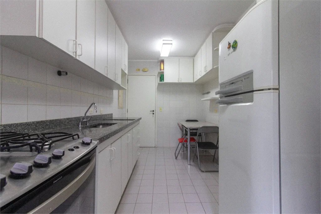 Apartamento à venda com 3 quartos, sendo 2 suítes,  em Vila Andrade, São Paulo, SP