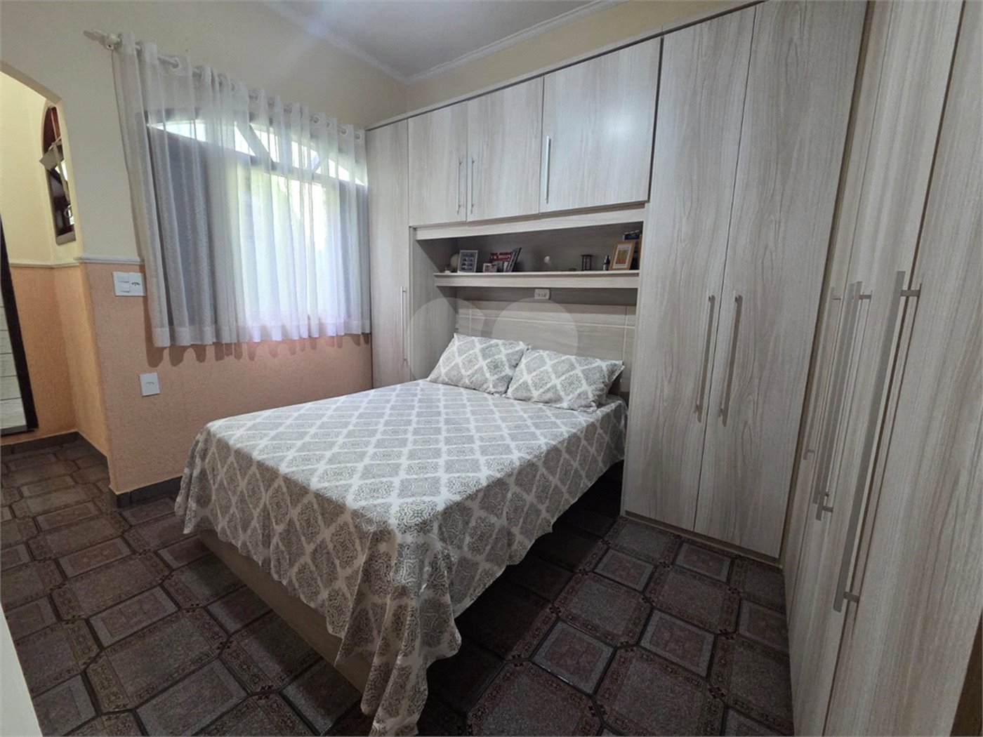 Casa à venda com 4 quartos, sendo 1 suíte, em Vila Paulo Silas, São Paulo, SP
