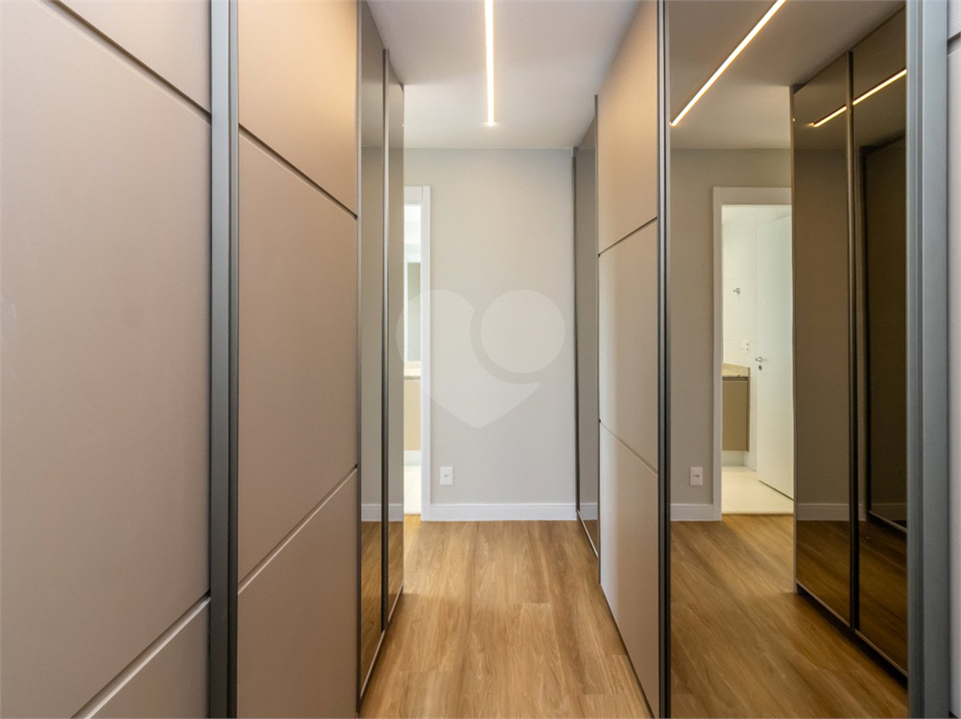 Apartamento à venda com 4 quartos, sendo 2 suítes, em Brooklin, São Paulo, SP
