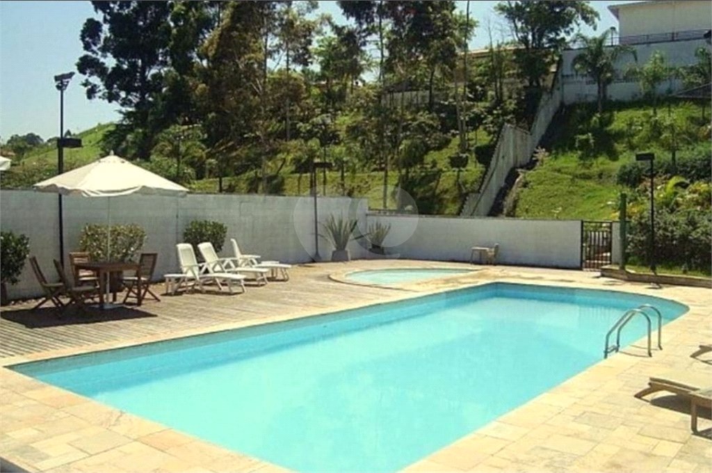 Casa à venda com 3 quartos, sendo 1 suíte,  no condomínio Liberty Village, São Paulo - SP