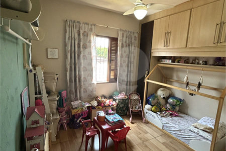 Sobrado à venda com 3 quartos em Jardim Santo Antoninho, São Paulo, SP