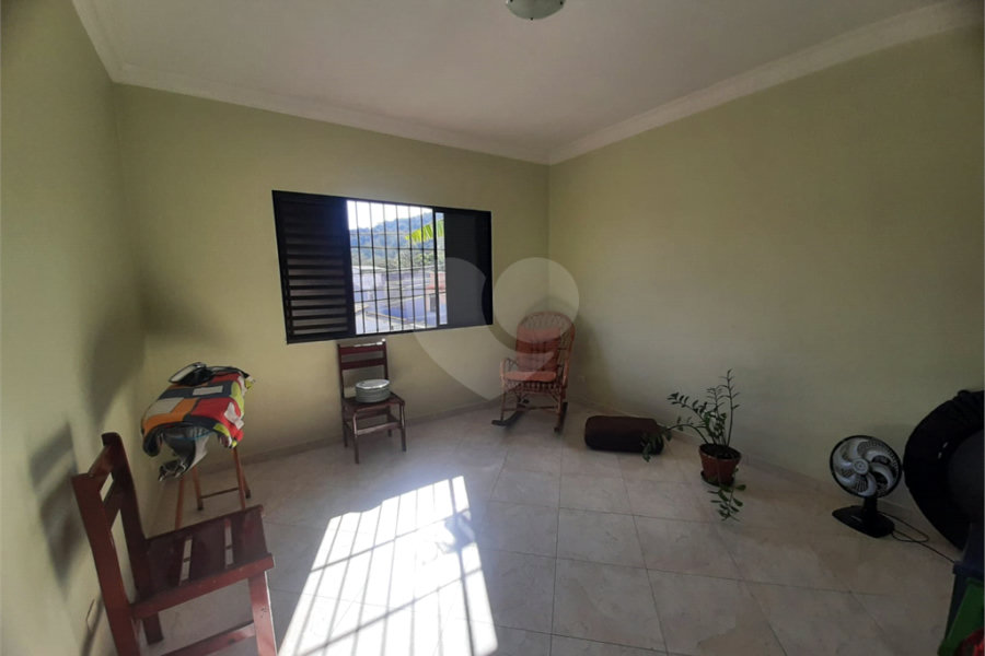 Sobrado à venda com 5 quartos, sendo 1 suíte, em Tremembé, São Paulo, SP