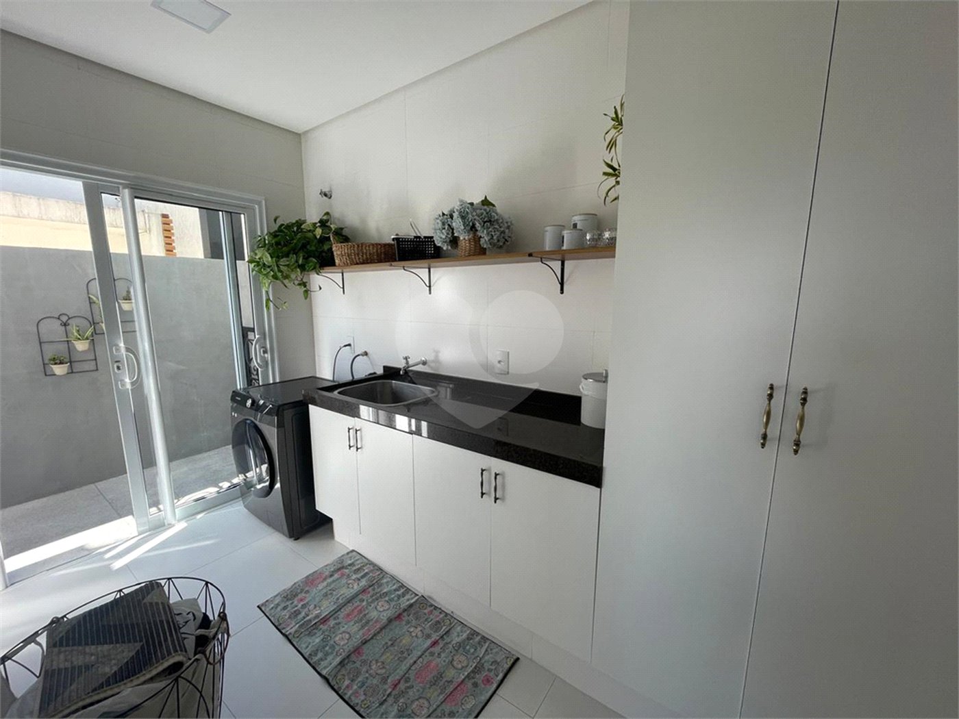 Casa à venda com 3 suítes no condomínio Arujá Verdes Lagos, Arujá - SP