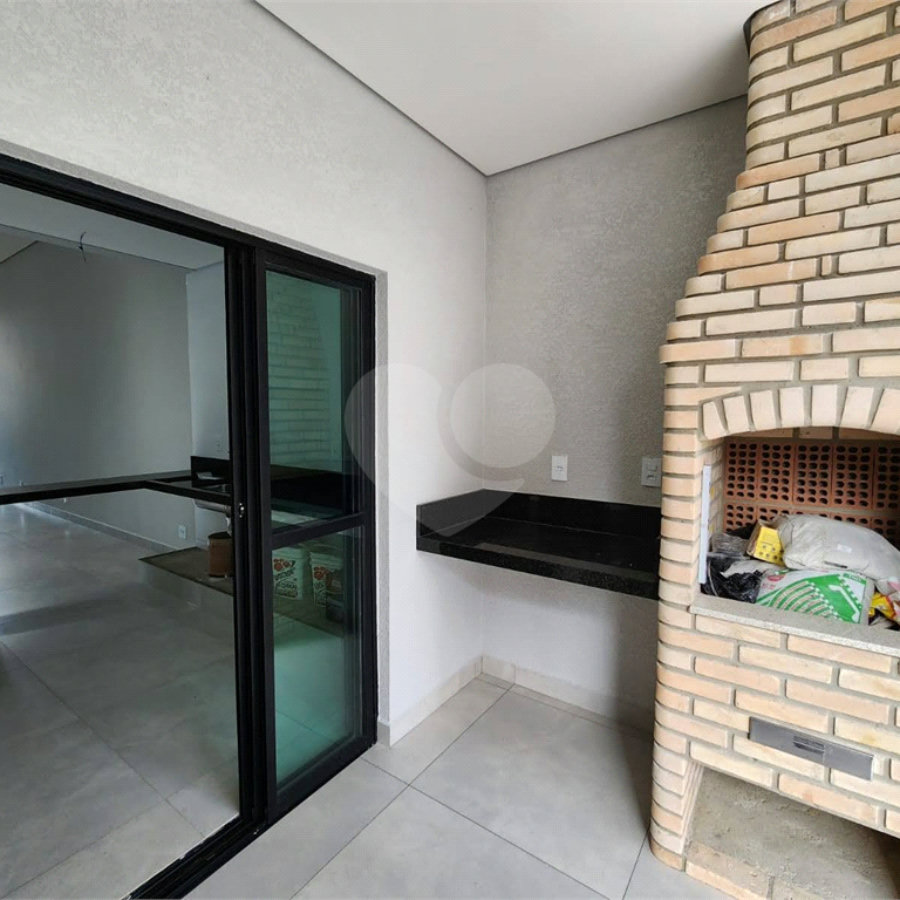 Casa à venda com 3 quartos, sendo 1 suíte, no condomínio Santinon, Sorocaba - SP