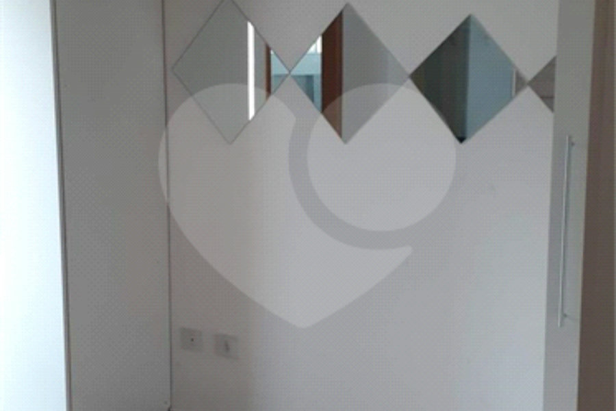 Casa à venda ou para alugar com 3 quartos, sendo 2 suítes,  no condomínio Residencial Erika, São Paulo - SP