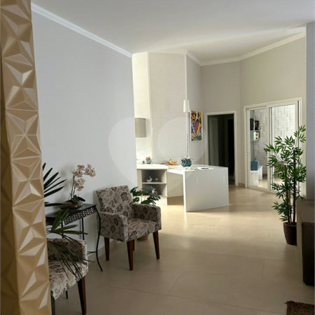 Casa à venda com 3 quartos, sendo 1 suíte, no condomínio Jardim das Acácias, Araraquara - SP