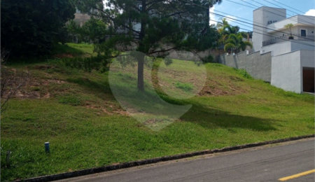 Terreno à venda no condomínio Portal do Lago, Valinhos - SP
