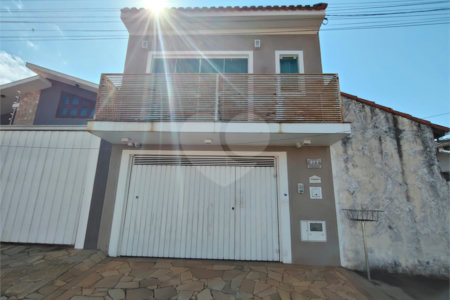 Sobrado à venda ou para alugar com 3 quartos, sendo 1 suíte,  em Jardim Itália, Itapetininga, SP