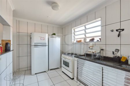 Sobrado à venda com 3 quartos, sendo 1 suíte,  em Chácara Flora, São Paulo, SP