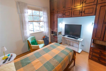 Sobrado à venda com 3 quartos, sendo 1 suíte, em Alto da Boa Vista, São Paulo, SP