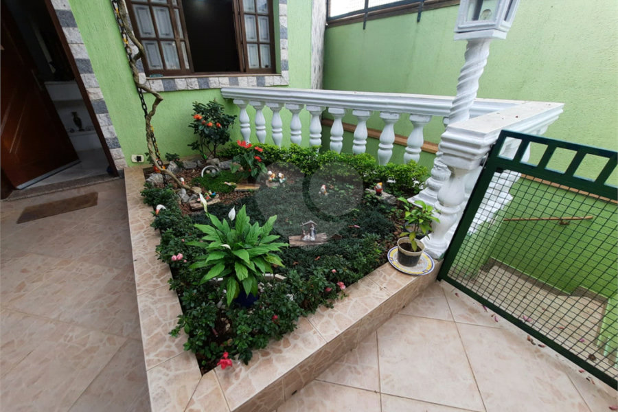 Sobrado à venda com 4 quartos, sendo 3 suítes, em Região Central, Caieiras, SP