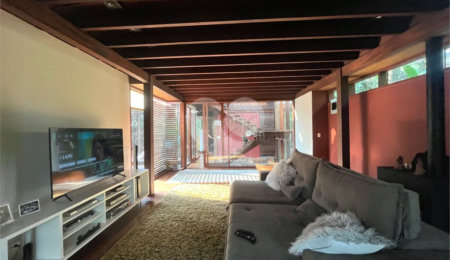Casa à venda com 3 quartos, sendo 1 suíte,  no condomínio Jardim da Montanha I, Mairiporã - SP