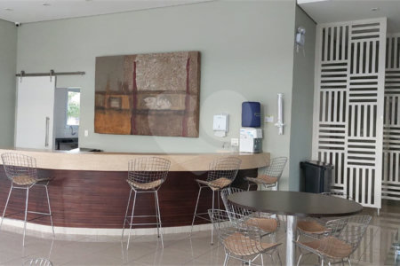 Casa à venda ou para alugar com 5 quartos, sendo 3 suítes, no condomínio Figueira Garden, Atibaia - SP