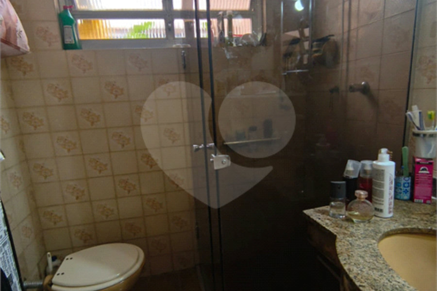 Sobrado à venda com 8 quartos, sendo 2 suítes, em Parada Inglesa, São Paulo, SP