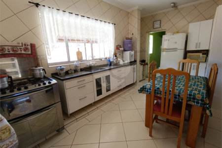 Casa à venda com 2 quartos em Jardim Maria Trindade, São Roque, SP