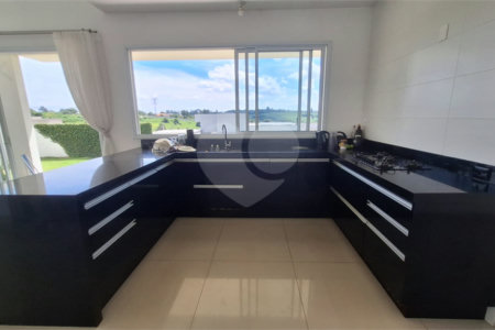 Casa à venda com 4 quartos, sendo 3 suítes,  no condomínio Fazenda Alta Vista, Salto de Pirapora - SP