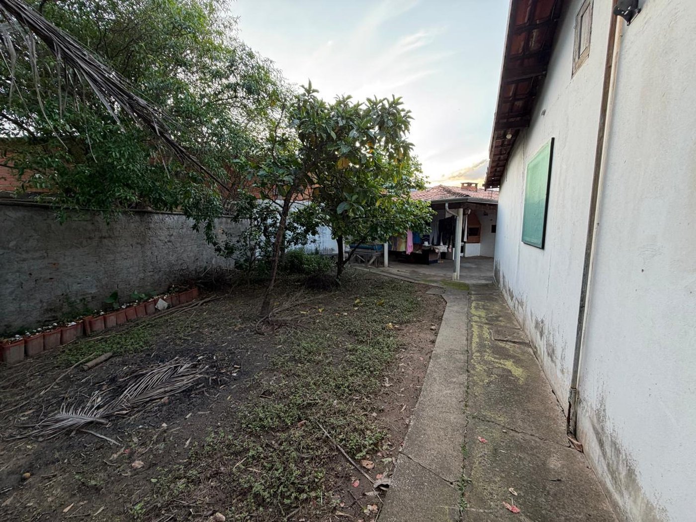 Casa Térrea à venda com 9 quartos, sendo 2 suítes, no condomínio Seranila, Monte Mor - SP