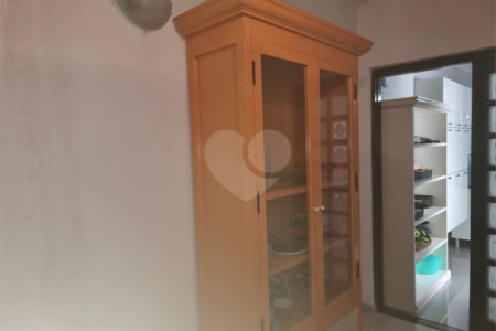Sobrado à venda ou para alugar com 3 quartos, sendo 2 suítes,  em Ferreira, São Paulo, SP