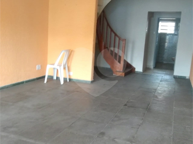 Sobrado à venda ou para alugar com 2 quartos, sendo 1 suíte,  em Santana, São Paulo, SP