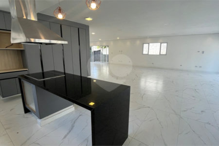 Casa à venda com 4 suítes em Jardim Paulista, Atibaia, SP