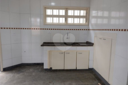 Sobrado à venda com 3 quartos, sendo 1 suíte,  no Centro, Mogi das Cruzes, SP