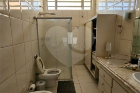 Casa à venda com 4 quartos, sendo 2 suítes, em Vila São Geraldo, São Paulo, SP