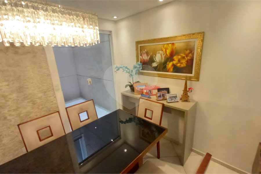Sobrado à venda com 3 suítes em Vila Nivi, São Paulo, SP