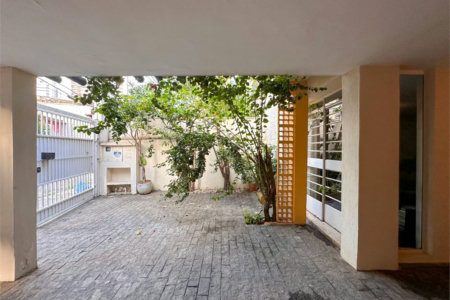 Casa à venda com 3 quartos, sendo 1 suíte, no condomínio Barão do Triunfo, São Paulo - SP