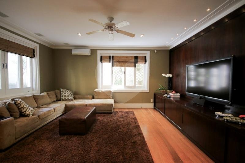 Casa à venda com 3 quartos, sendo 2 suítes,  em Vila Tramontano, São Paulo, SP