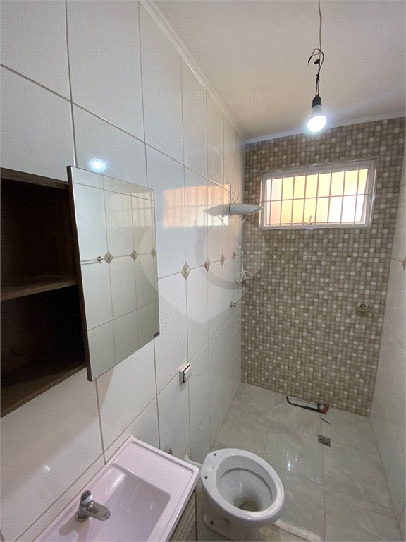 Casa térrea com salão comercial para venda no Santa Felícia.