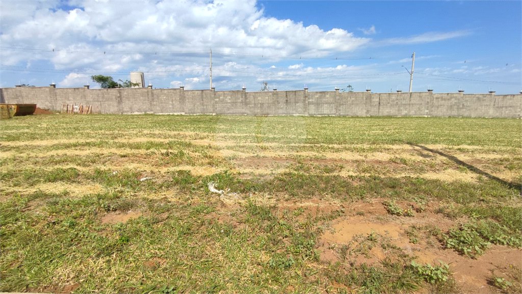 Lote à Venda em São Carlos, no Condomínio Villeneuve I