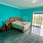 Sobrado a venda com 3 dormitorios sendo 1 suite com closet e varanda no bairro Arcoville
