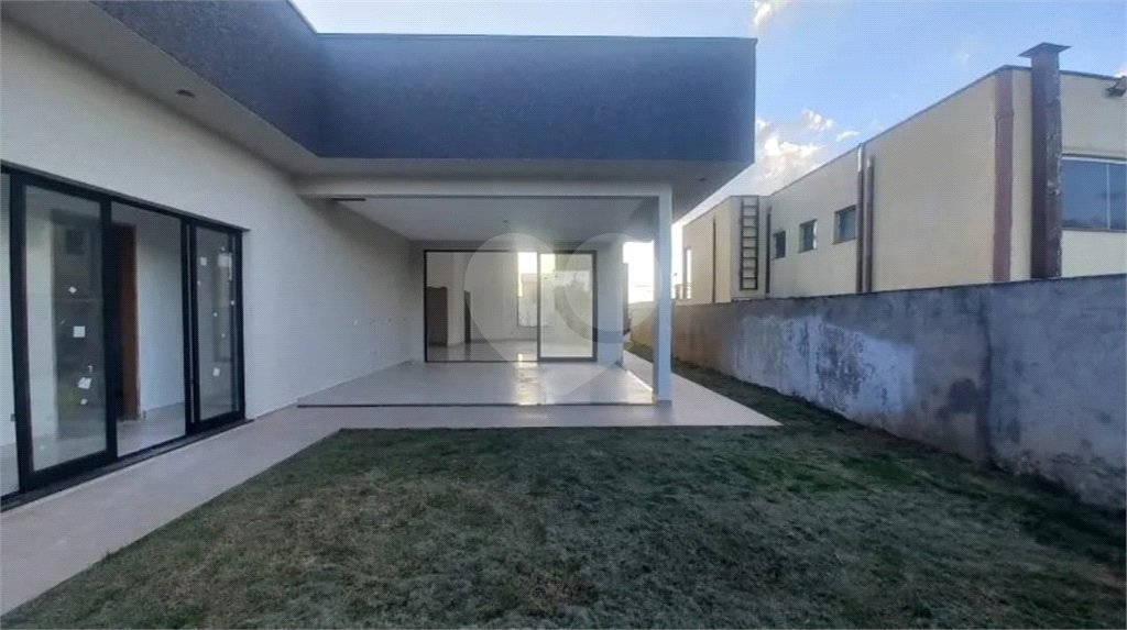 Casa à venda com 4 quartos, sendo 3 suítes,  no condomínio Samballa 3, Atibaia - SP