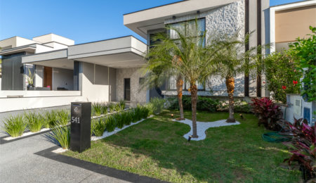 Casa à venda com 3 suítes no condomínio Jardim Residencial Dona Lucilla, Indaiatuba - SP